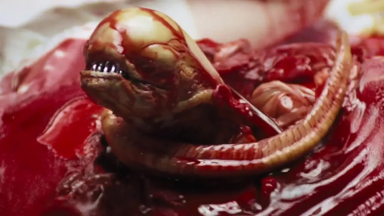 Xenomorph de brinquedo da Kenner ao lado de caixa vintage com selo “PG” e logo da 20th Century Fox