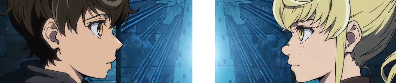 Jovem faz supino com halteres diante de monitor exibindo o key visual de Overgeared