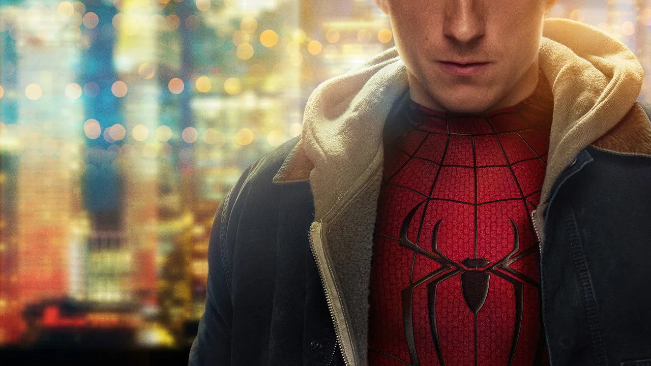 Homem correndo na esteira, vestindo camiseta verde com símbolo de aranha, segurando garrafa de água