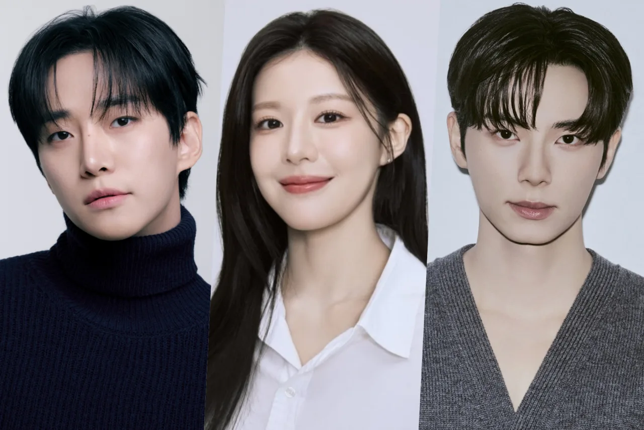 Logotipo KGMA ao centro, rodeado por fotos de idols e atores coreanos anunciados como apresentadores