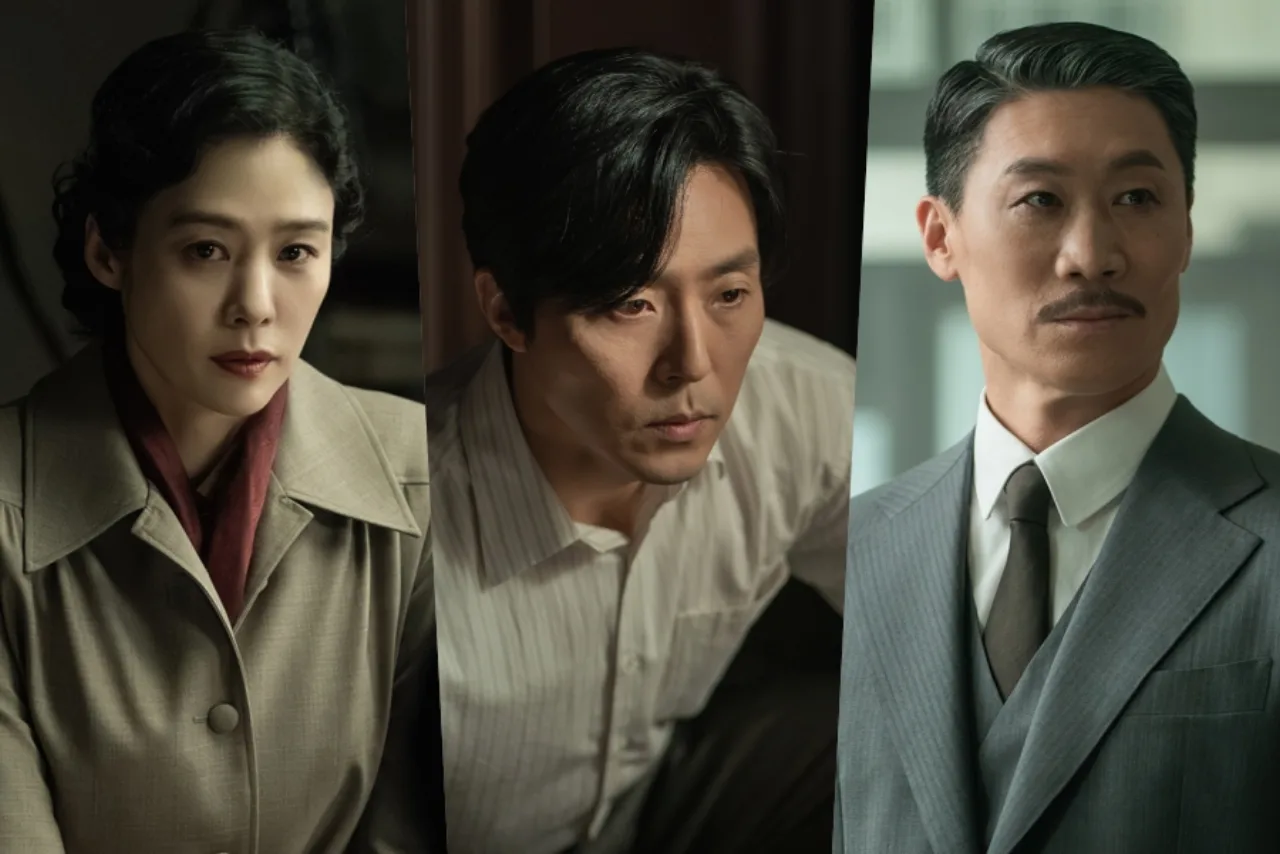 Kim Hyun Joo e Lee Moo Saeng em trajes de época, lado a lado, simulando um casamento