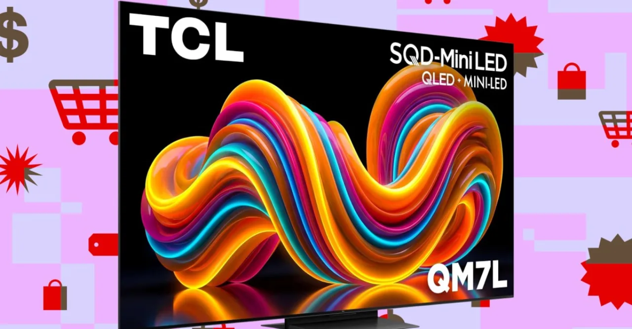 Jovem praticando alongamento no tapete, com a TV mini‑LED de 55” exibindo cores vibrantes ao fundo