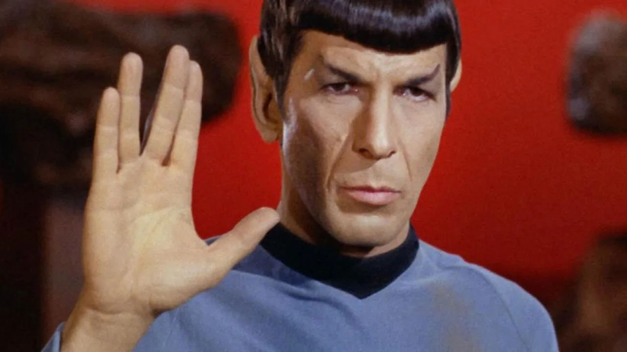 Imagem de Leonard Nimoy — Leonard Nimoy aparece em 3 personagens em Broken Arrow