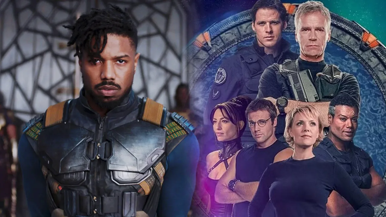 Miniaturas de Black Panther, portal Stargate e espada do Capitão Jack Sparrow em destaque sobre fundo escuro