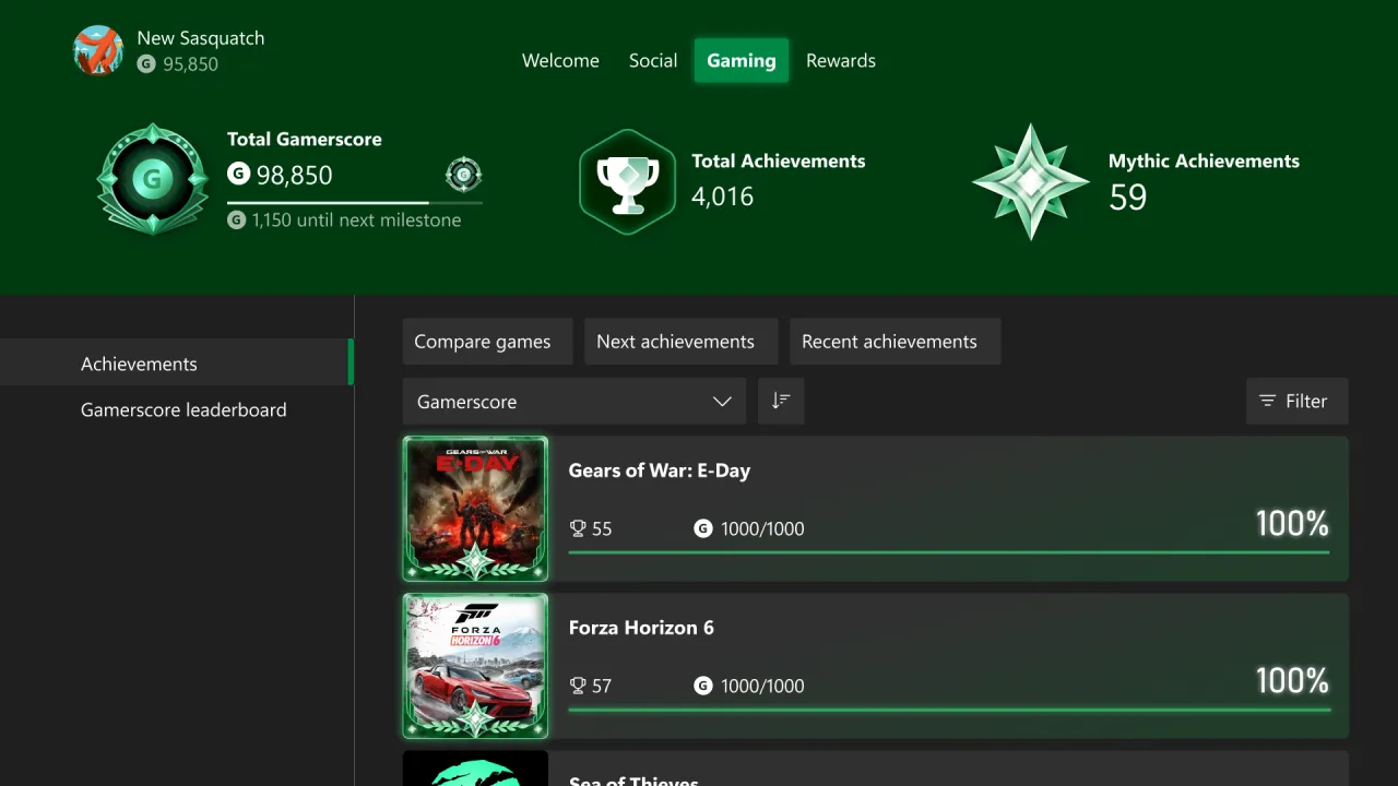 Controlador Xbox ao lado de um selo dourado ‘Mythic Achievement’ sobre fundo com o logotipo da Xbox