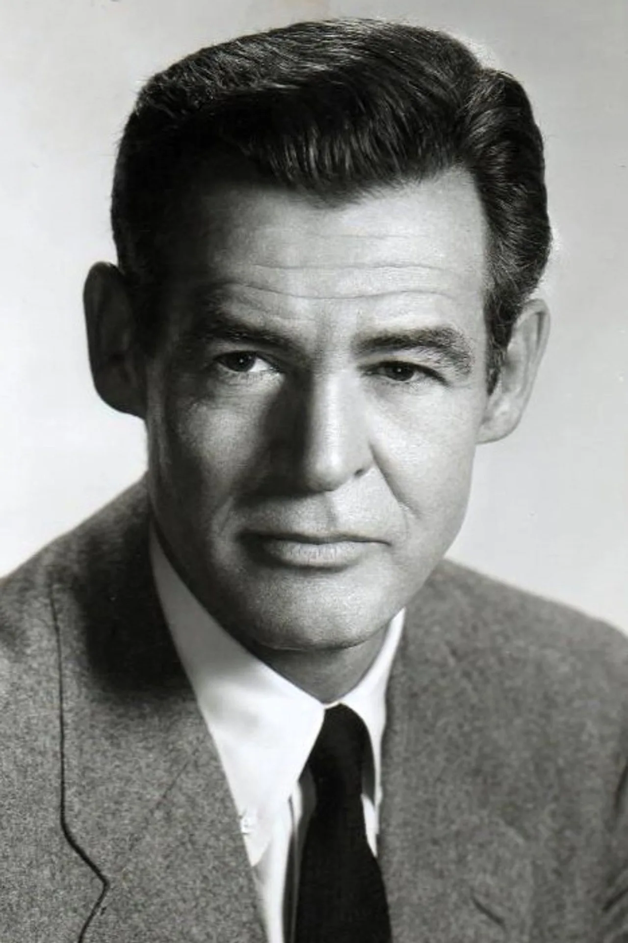 Imagem de Robert Ryan — Tina Louise estreia em filme ao lado de Robert Ryan