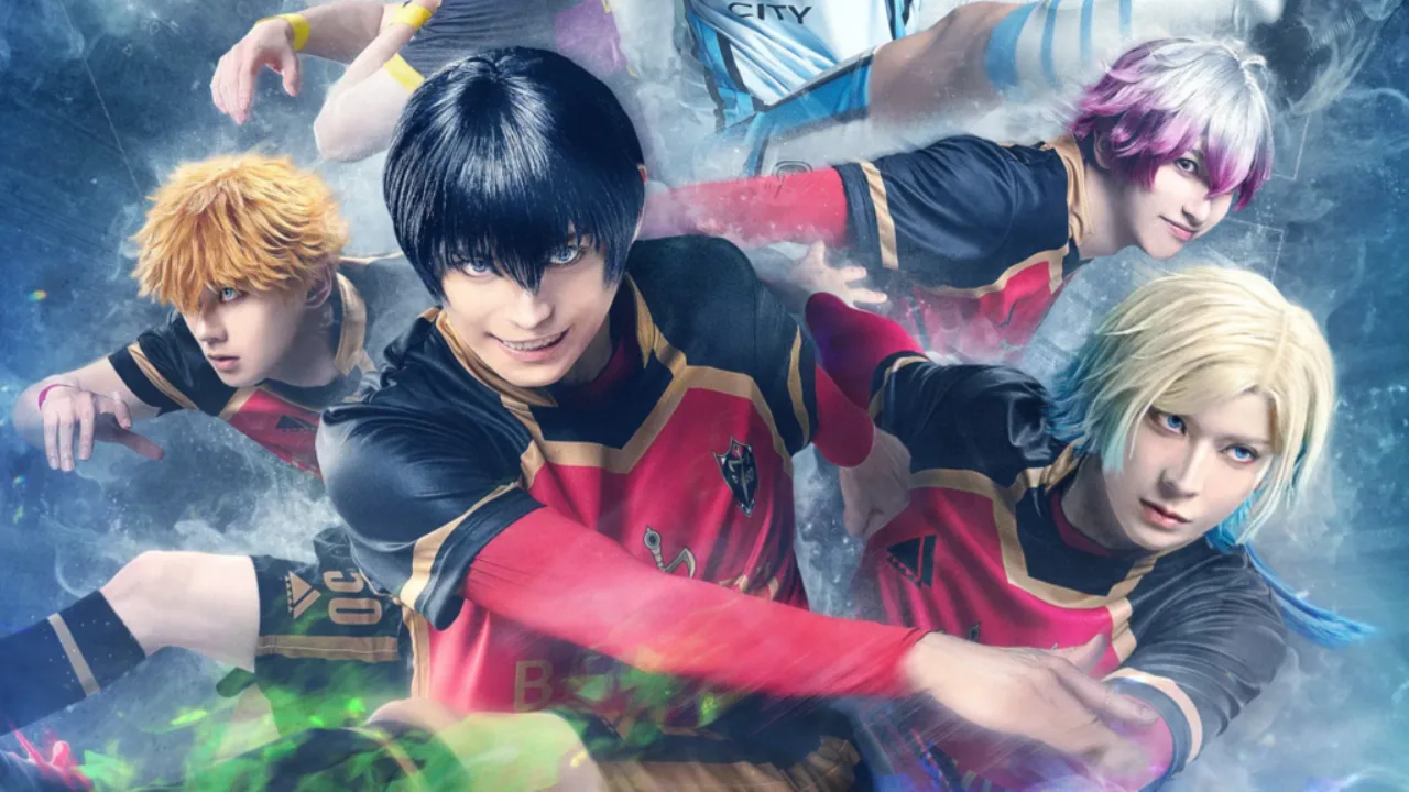 Ilustração mostra o key visual de Blue Lock 5ª fase com 23 retratos de jogadores em uniformes azuis e o logo da série
