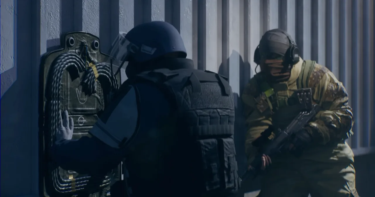 Soldado da Rainbow Six Tactics dispara através de parede destruída, revelando nova linha de visão no mapa