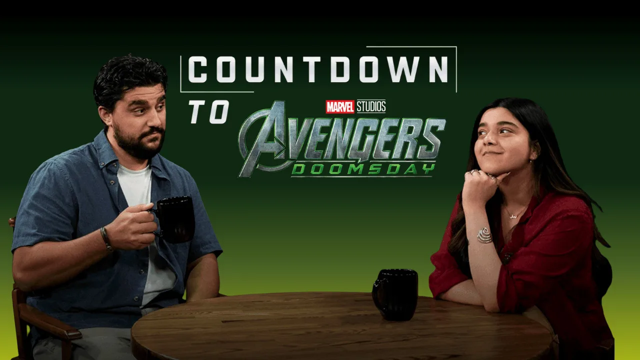 Mulher em roupa de treino vermelha faz agachamento com kettlebell, ao fundo pôster da Scarlet Witch