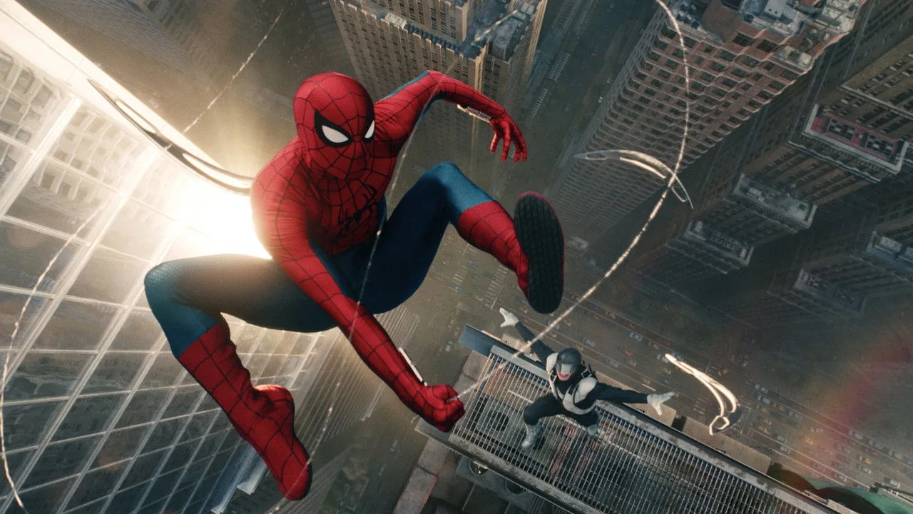 Um corredor em pista ao nascer do sol, vestindo camiseta vermelha com estampa de aranha, usando fones de ouvido