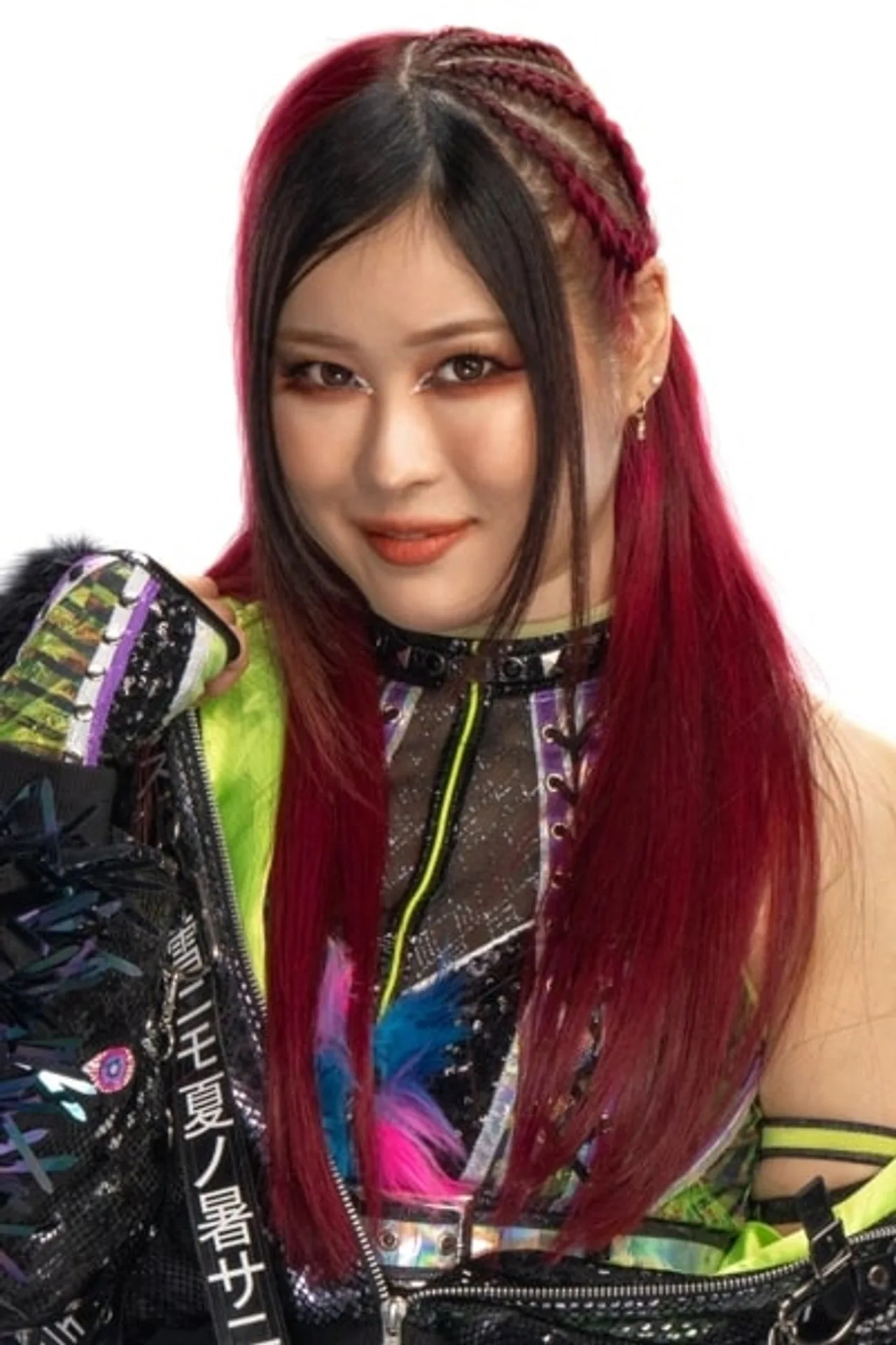 IYO SKY e Asuka em combate intenso no ringue, exibindo o preparo físico e a força muscular das lutadoras do WWE