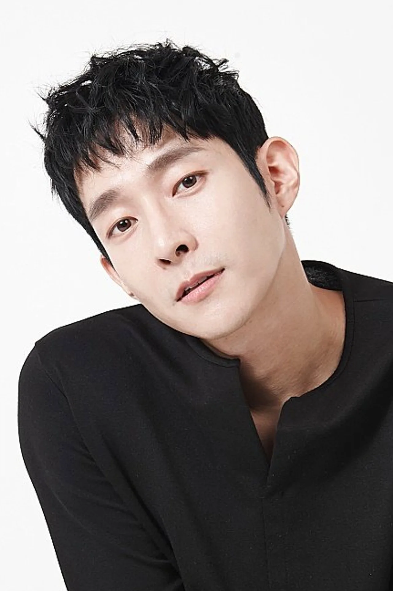Imagem de Joo Jong Hyuk — The Table: Day and Night – filme romance estreia em novembro