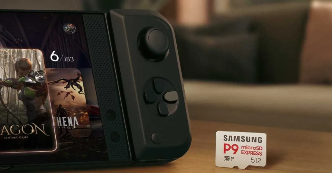 Cartão Samsung P9 MicroSD Express 256 GB ao lado de um Nintendo Switch 2, com o logotipo da Samsung em destaque