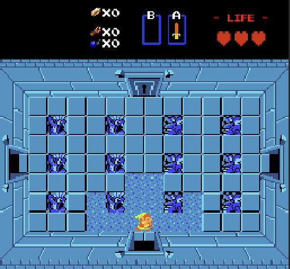 Jovem atleta em roupa esportiva prepara um mocktail verde com garrafa temática de Zelda ao lado de halteres