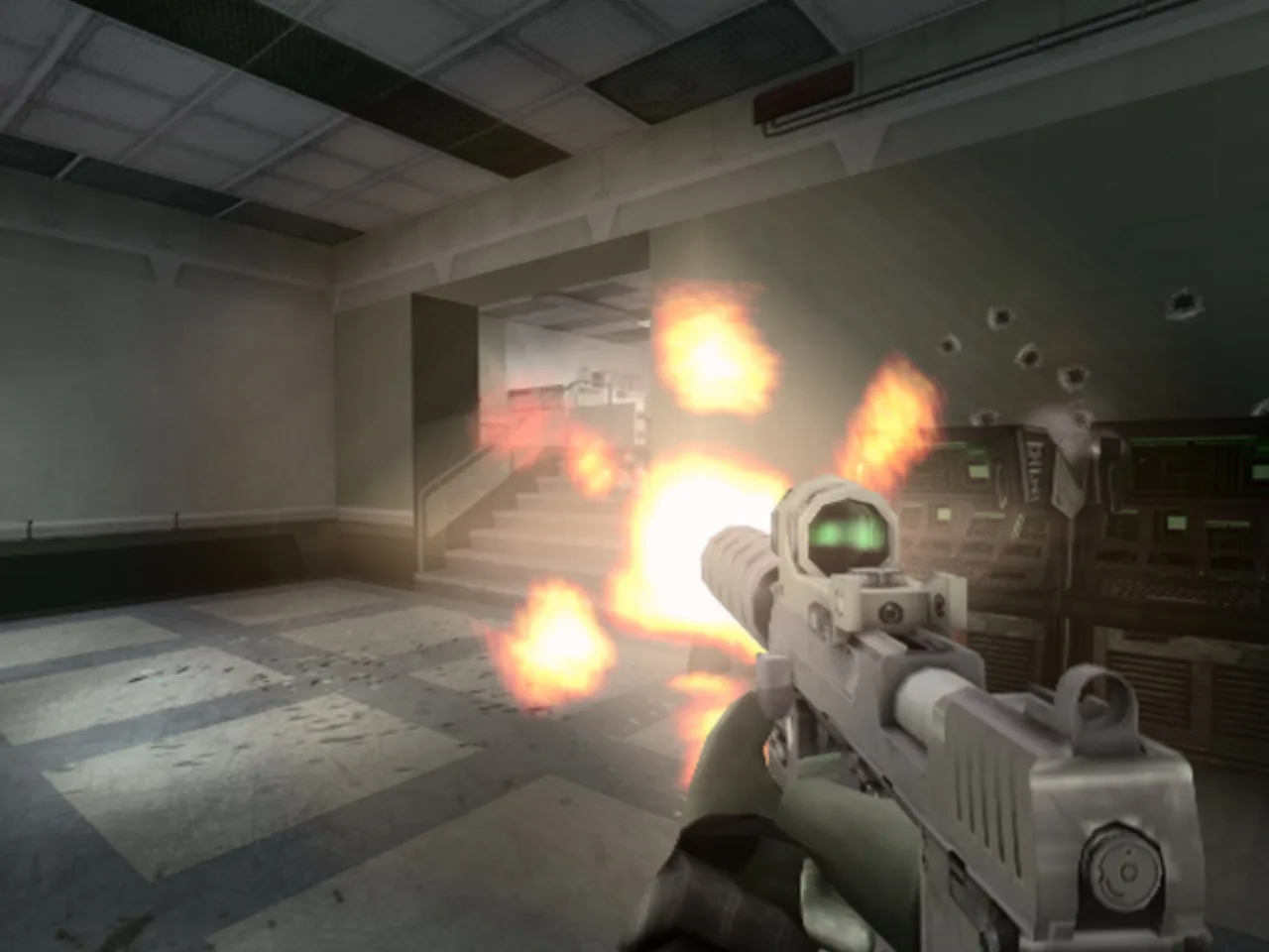 Jovem em roupa esportiva faz flexão segurando controle do PS5 ao lado da caixa do novo Killzone