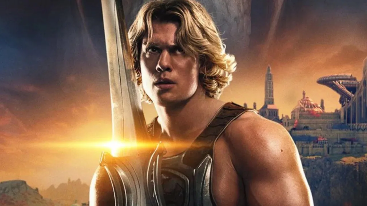 Mulher fazendo agachamento com halteres, vestindo camiseta com logo de Masters of the Universe