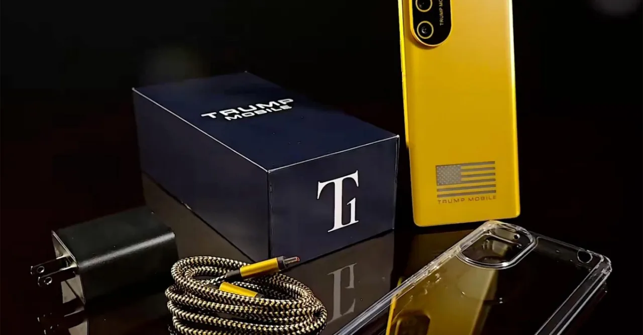 Smartphone Trump Mobile T1 sobre esteira, ao lado de garrafa de água e halteres