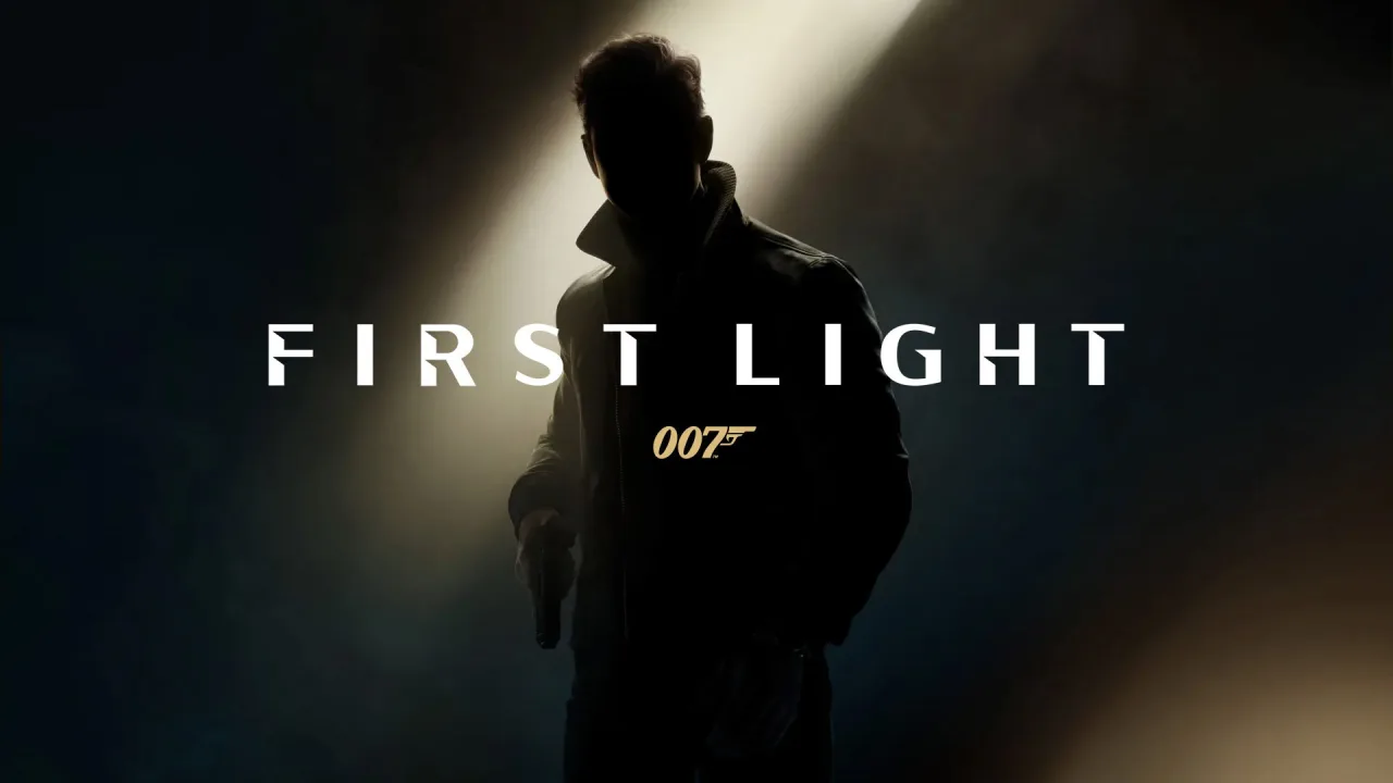 Cópia física de 007 First Light sobre uma mesa ao lado de um controle de videogame e um energético
