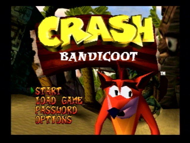 Jogador faz flexões com controle na mão, usando camiseta do Crash, ao lado de garrafa d'água e barra de proteína