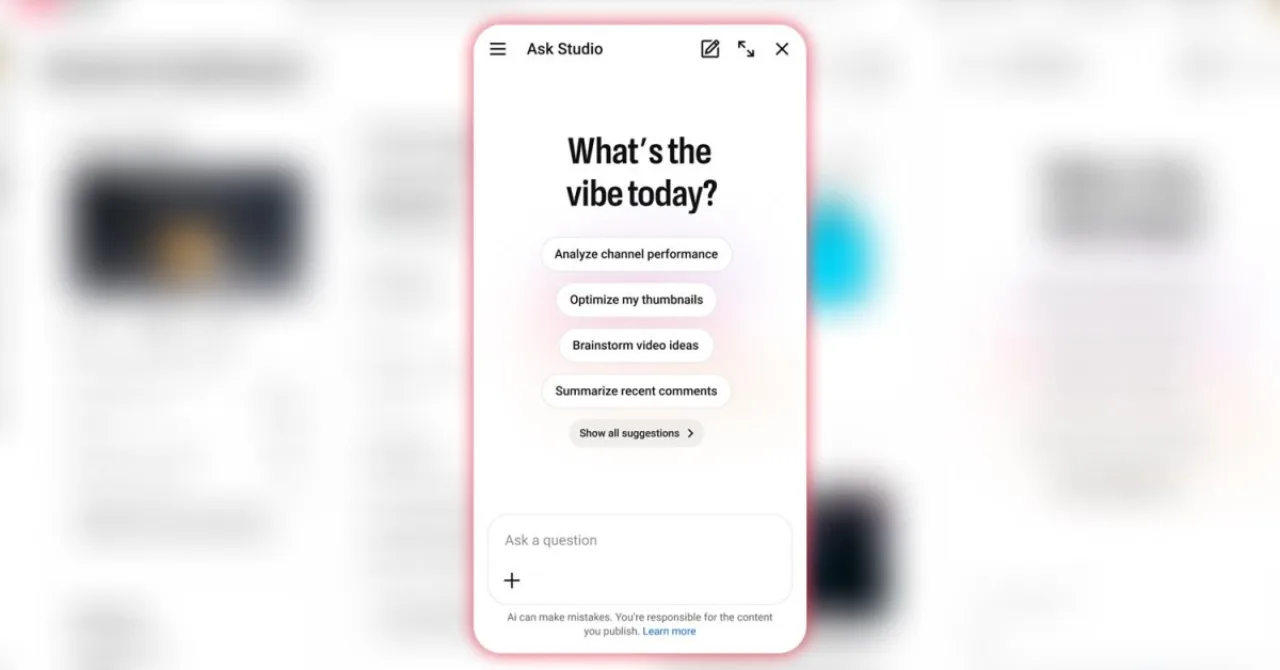 Tela de computador mostra logo do YouTube ao lado de ícones de IA e um criador editando vídeo
