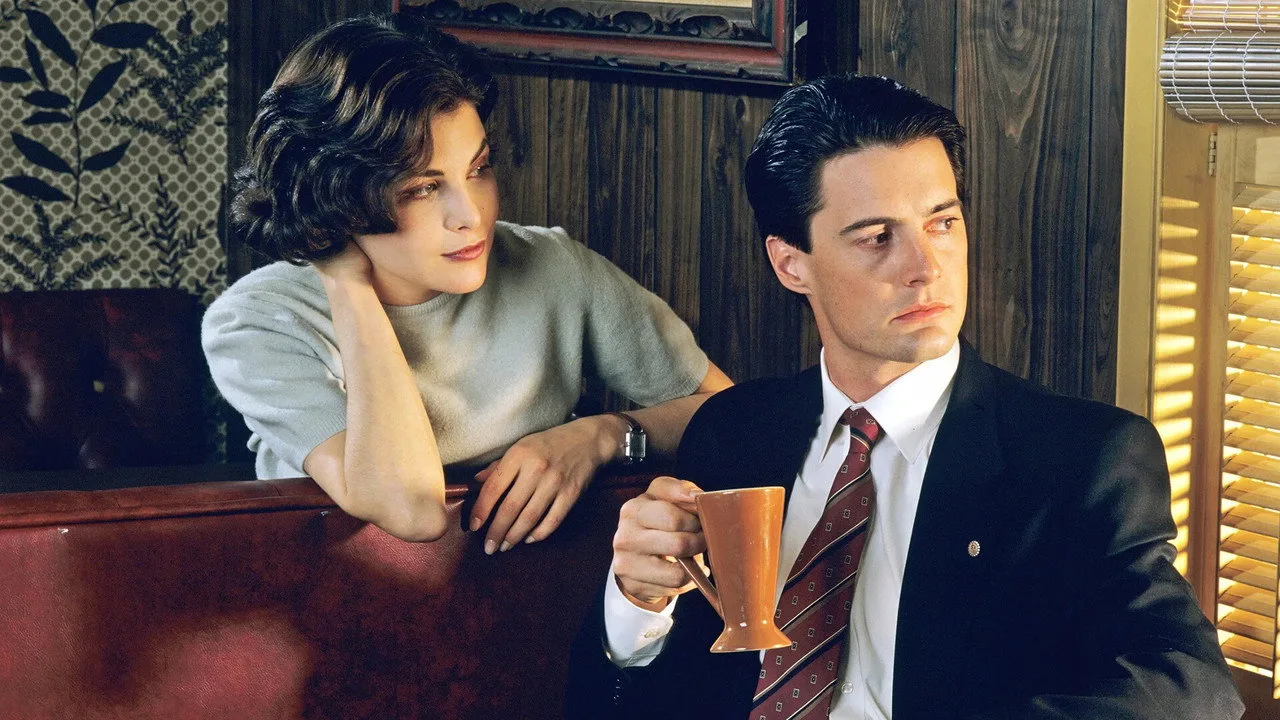 Imagem de Twin Peaks — Twin Peaks, Dark, From e Resident Alien: 4 séries pequenas