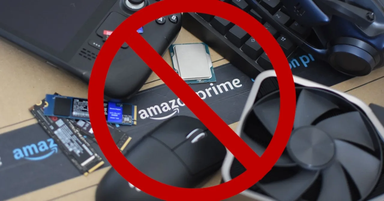 Homem usando headset gamer enquanto faz flexão em tapete de yoga