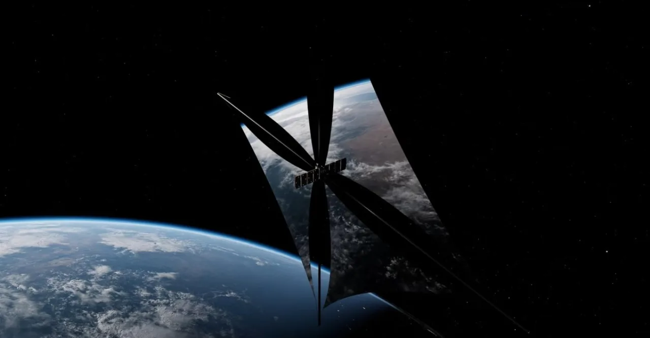 Um telescópio apontado ao céu refletindo um brilho intenso de um grande espelho orbital