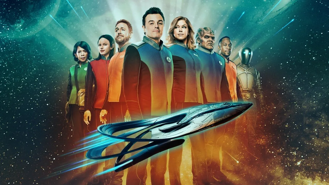 Jovem levanta halteres enquanto assiste a cena de The Orville em tablet, com garrafa d'água e colchonete ao fundo