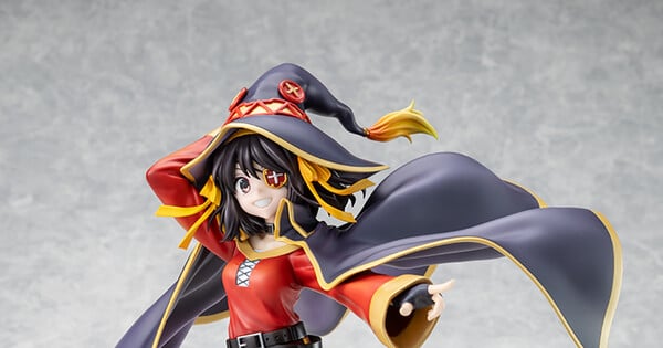 Figura 1/7 da Haruhi Suzumiya vestida como Megumin, segurando sua bomba de magia, sobre fundo preto