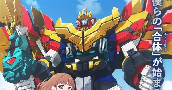 Pessoa atlética posando ao lado de uma action figure detalhada de um robô mecha em uma mesa de trabalho organizada