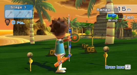 Jovem em traje de banho jogando beach volleyball no Wii Sports Resort, segurando Wii Remote e usando fones, com mar ao fundo