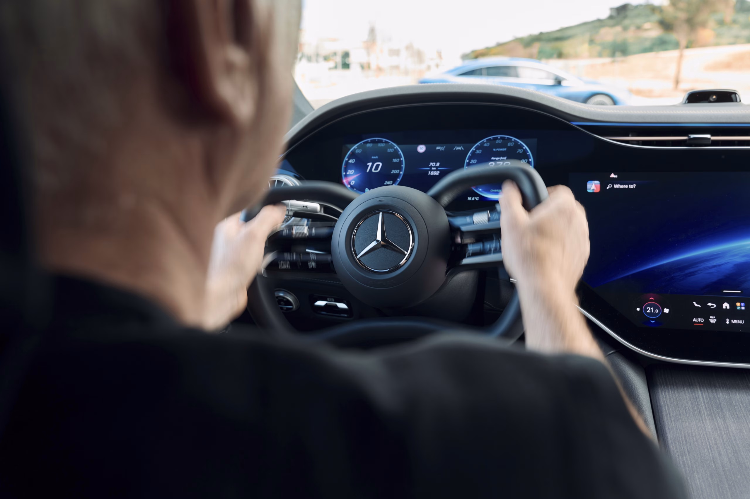 Adeus, volante convencional: Mercedes EQS aposta em direção eletrônica e formato futurista de manche