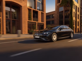 Mercedes EQS ganha fôlego extra: luxo elétrico supera limites de autonomia e carregamento 3 327d876ca5bd3043c0cb5689374a14fe